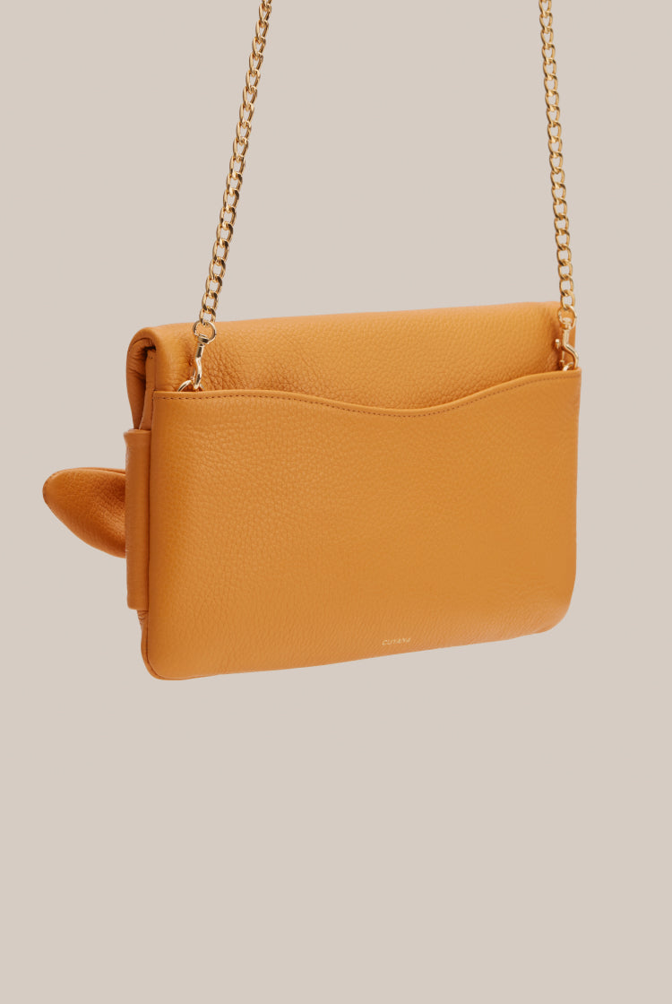 Handbag with chain strap