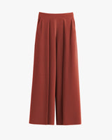 Wide-leg trousers with pleats.